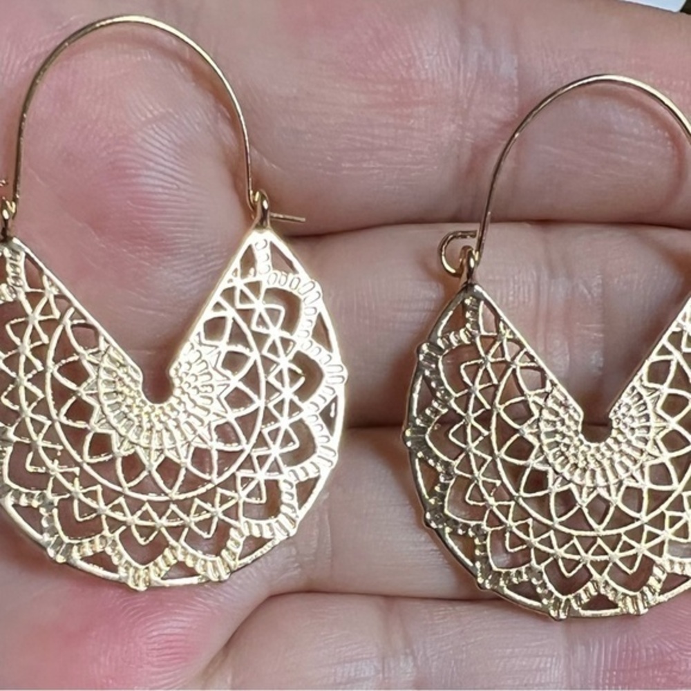 GOLD FILIGREE MANDALA EARRINGS LIGHTWEIGHT